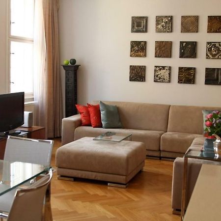פראג Spacious Elegance In The Heart Of Old Town מראה חיצוני תמונה