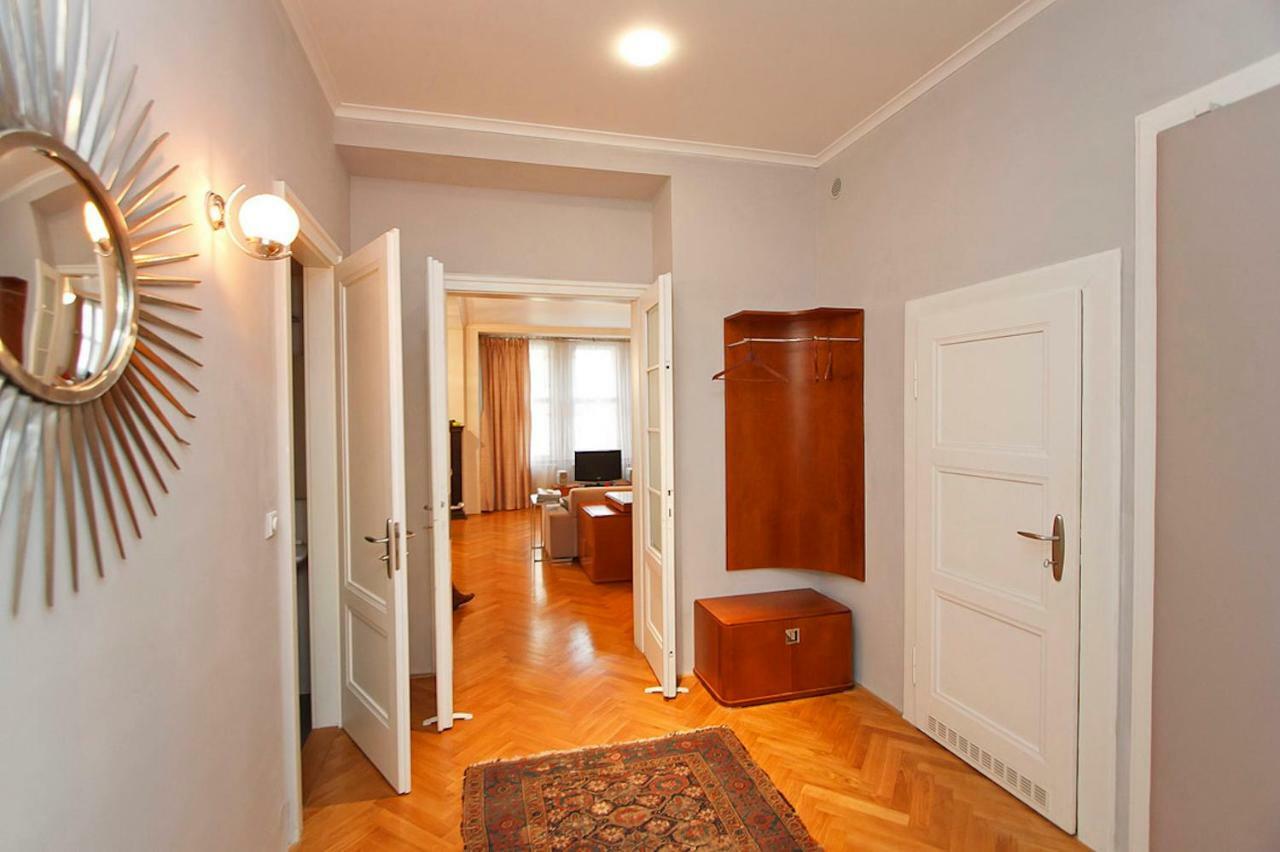 פראג Spacious Elegance In The Heart Of Old Town מראה חיצוני תמונה