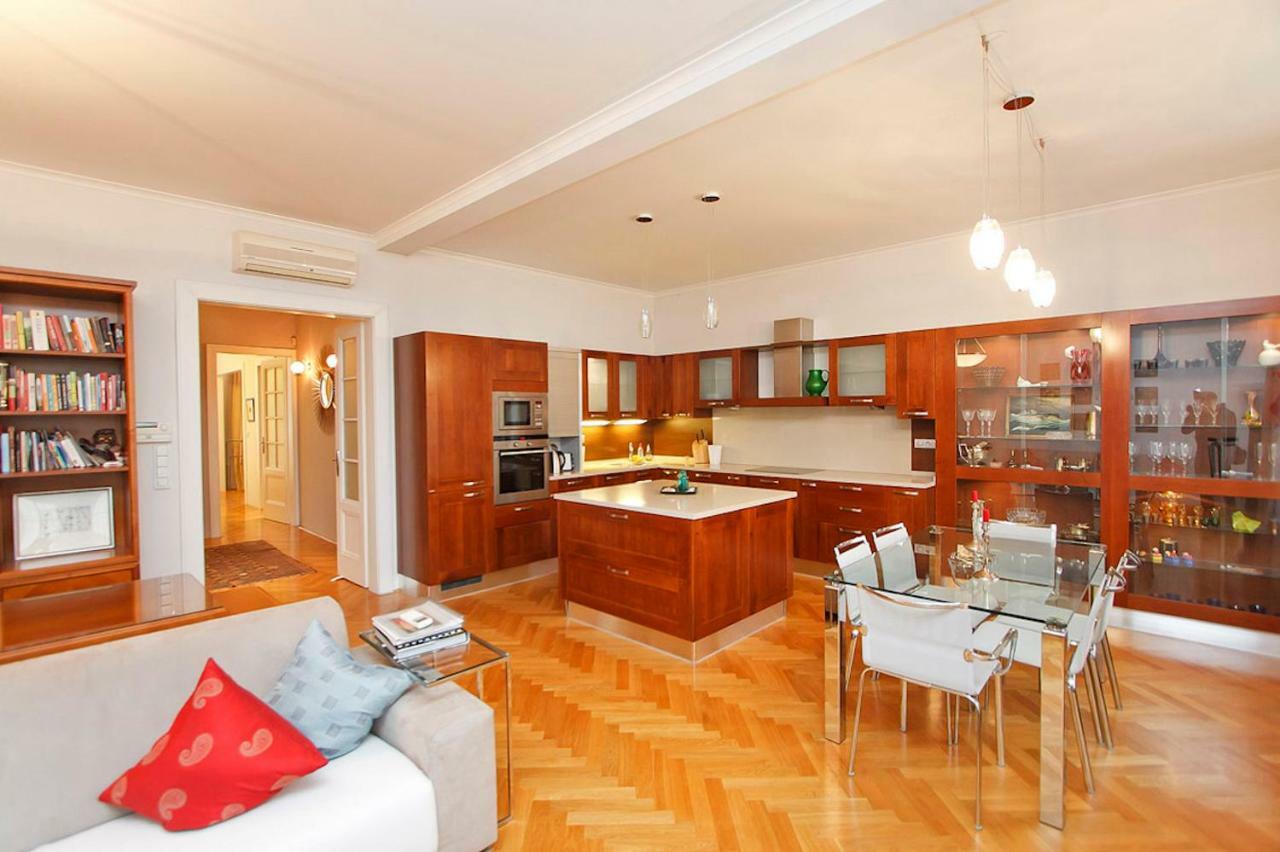 פראג Spacious Elegance In The Heart Of Old Town מראה חיצוני תמונה